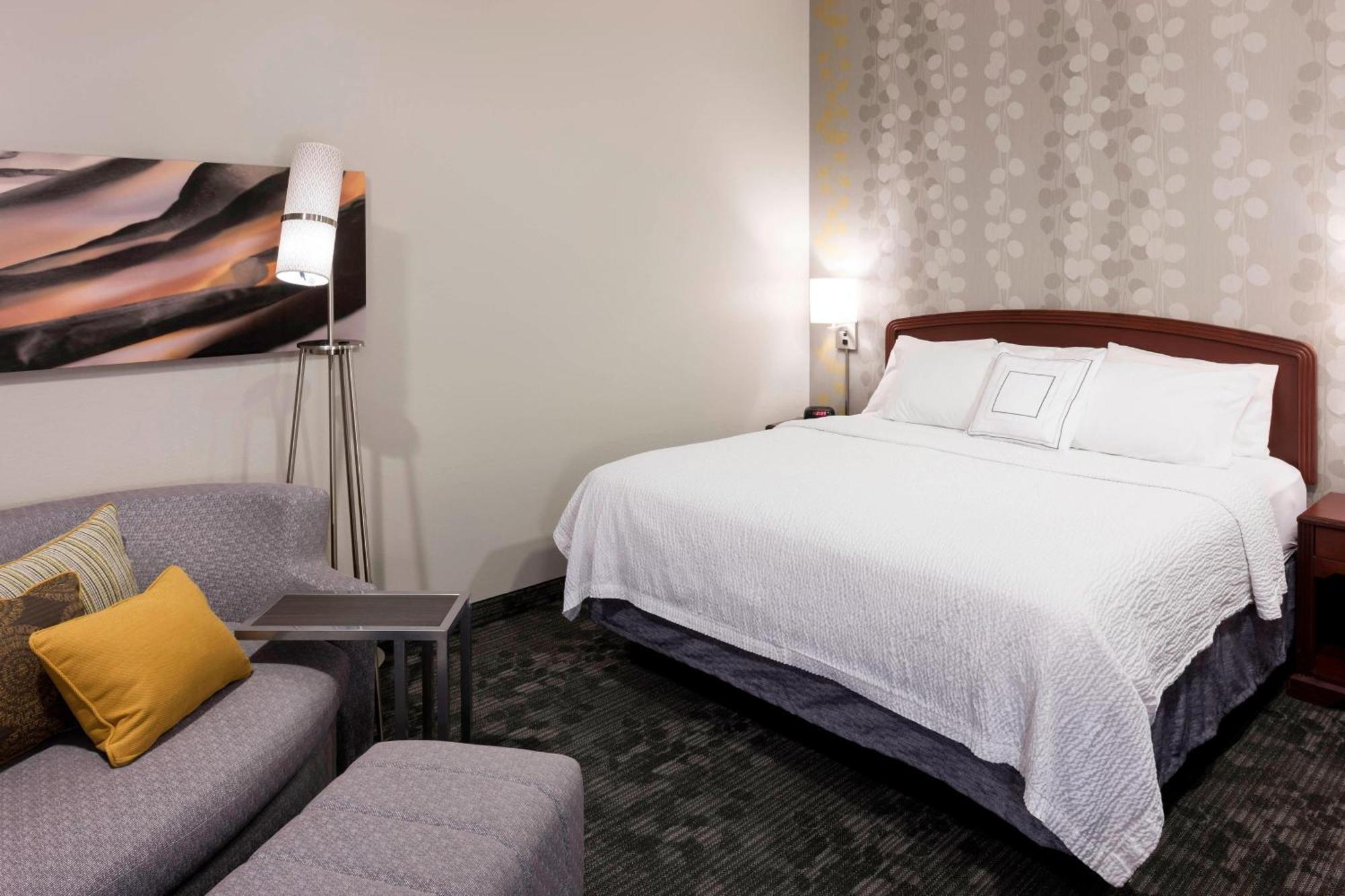 Courtyard By Marriott Wichita East Hotel Exterior foto